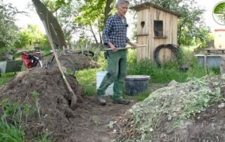 “Veganer” Kompost in Handarbeit | Herstellung, Zusatzstoffe & Verwendung | Solawi Hofgarten Lemgrabe